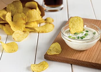 potato chips with dip